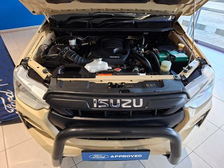 2023-Isuzu-D-Max-19-DDI-HR-L-4x4-Single-Cab_14