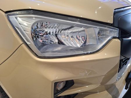 2023-Isuzu-D-Max-19-DDI-HR-L-4x4-Single-Cab_16