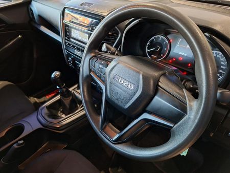 2023-Isuzu-D-Max-19-DDI-HR-L-4x4-Single-Cab_3
