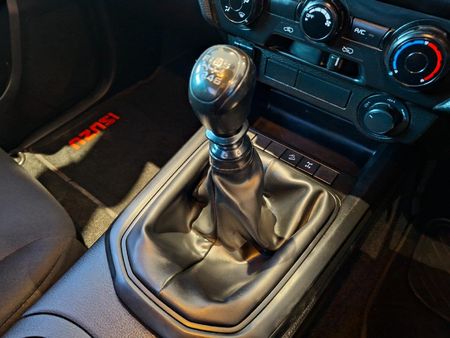2023-Isuzu-D-Max-19-DDI-HR-L-4x4-Single-Cab_7