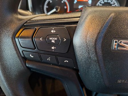 2023-Isuzu-D-Max-19-DDI-HR-L-4x4-Single-Cab_8