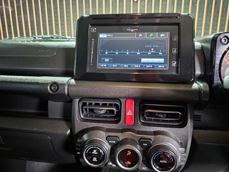 2022-Suzuki-Jimny-15-GLX_12