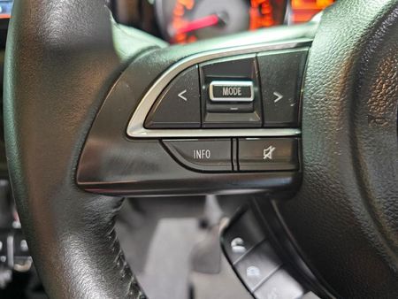2022-Suzuki-Jimny-15-GLX_14