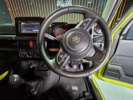 2022-Suzuki-Jimny-15-GLX_17