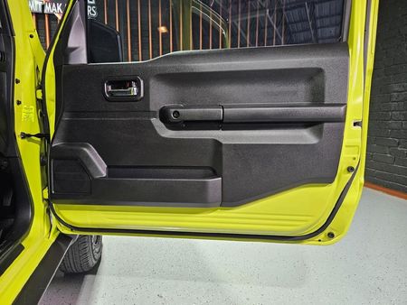 2022-Suzuki-Jimny-15-GLX_6
