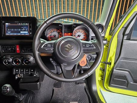 2022-Suzuki-Jimny-15-GLX_8