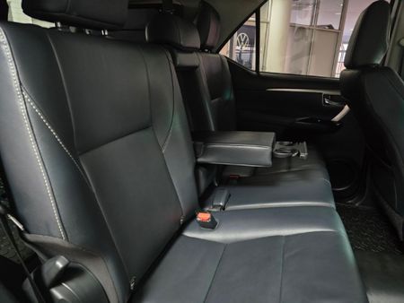 2023-Toyota-Fortuner-24-GD-6-RB-Auto_11