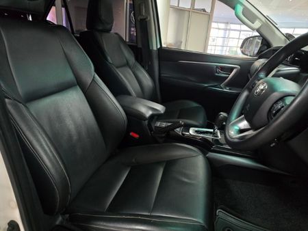 2023-Toyota-Fortuner-24-GD-6-RB-Auto_14