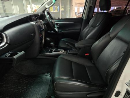 2023-Toyota-Fortuner-24-GD-6-RB-Auto_15