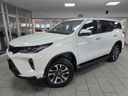 2023-Toyota-Fortuner-24-GD-6-RB-Auto_2