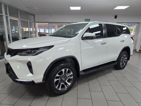 2023-Toyota-Fortuner-24-GD-6-RB-Auto_5