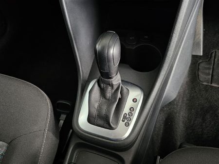2025-Volkswagen-Polo-Vivo-16-Life_15