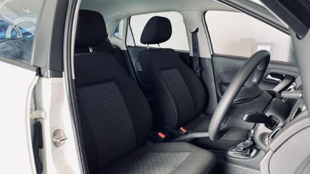 2025-Volkswagen-Polo-Vivo-16-Life_4