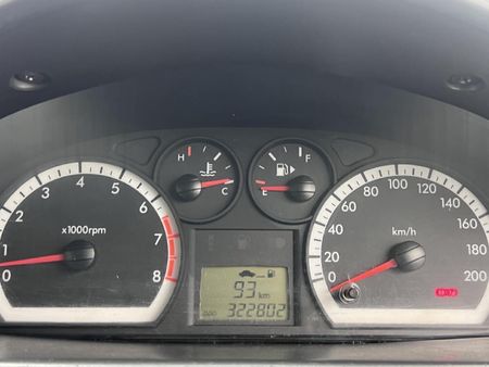 2012-Chevrolet-Aveo-16-L-Hatch_9
