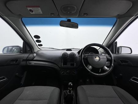 2012-Chevrolet-Aveo-16-L-Hatch_10