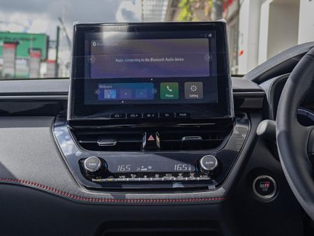 2026-Toyota-Corolla-Cross-18-GR-S_16