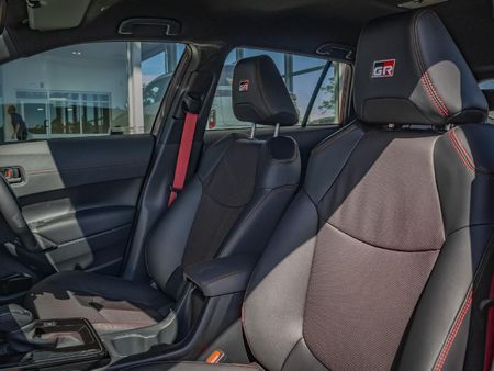 2026-Toyota-Corolla-Cross-18-GR-S_4