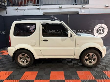 2013-Suzuki-Jimny-13_1