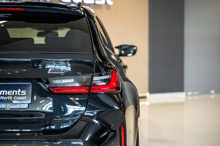 2024-BMW-M3-Competition-Touring-M-xDrive_15