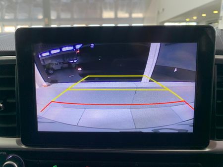 2025-Hyundai-Venue-12-Motion_13