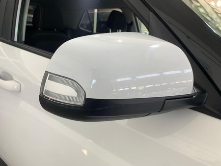 2025-Hyundai-Venue-12-Motion_1