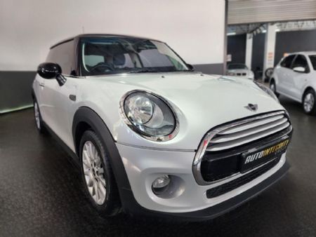 2014-MINI-Hatch-Cooper-Auto_2