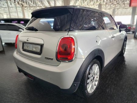 2014-MINI-Hatch-Cooper-Auto_4