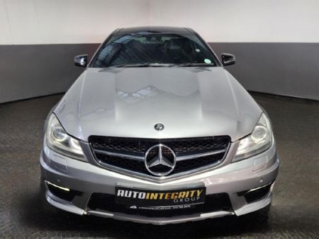 2011-Mercedes-AMG-C-Class-C63-AMG_1