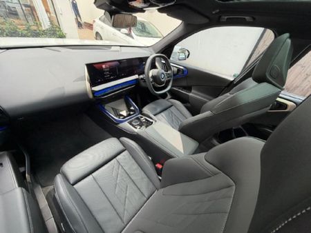2026-BMW-X3-sDrive-20i-Pure-Design_11