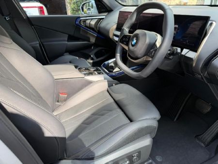 2026-BMW-X3-sDrive-20i-Pure-Design_14