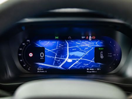 2024-Volvo-XC40-P8-Recharge_10