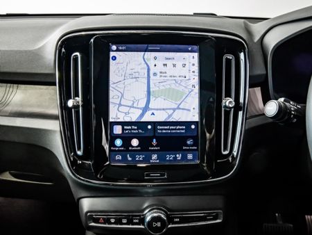 2024-Volvo-XC40-P8-Recharge_17