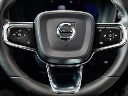 2024-Volvo-XC40-P8-Recharge_19