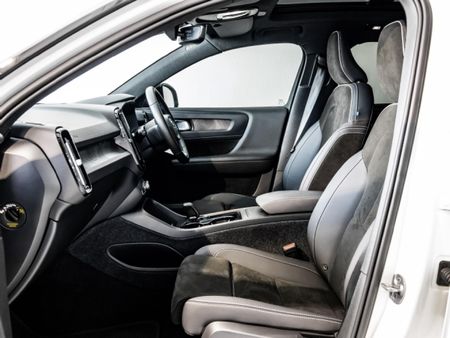 2024-Volvo-XC40-P8-Recharge_3