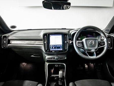 2024-Volvo-XC40-P8-Recharge_4