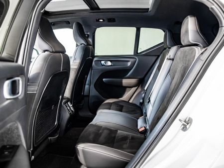 2024-Volvo-XC40-P8-Recharge_5