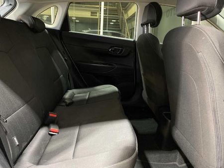 2022-Hyundai-i20-12-Motion_12
