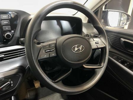 2022-Hyundai-i20-12-Motion_18