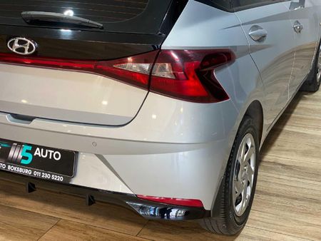 2022-Hyundai-i20-12-Motion_23