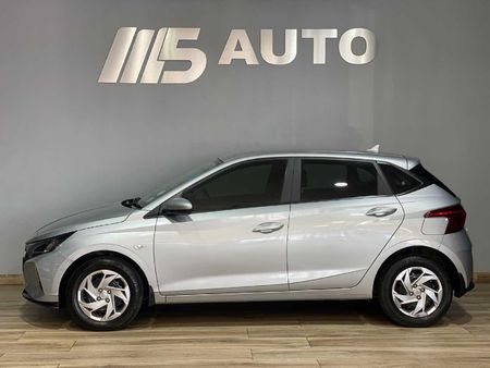 2022-Hyundai-i20-12-Motion_2