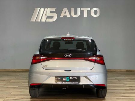 2022-Hyundai-i20-12-Motion_4