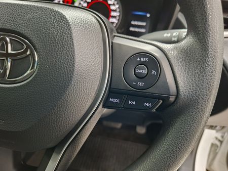 2025-Toyota-Corolla-Cross-18-XI_9