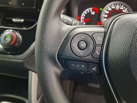 2025-Toyota-Corolla-Cross-18-XI_10