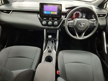 2025-Toyota-Corolla-Cross-18-XI_19
