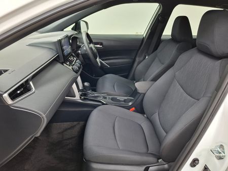 2025-Toyota-Corolla-Cross-18-XI_22