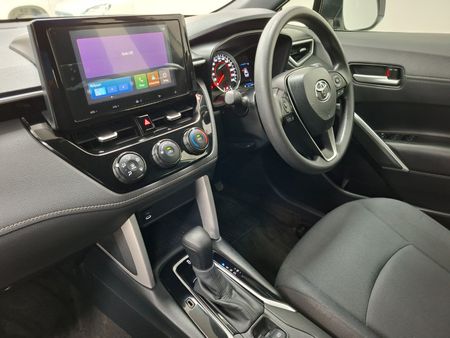 2025-Toyota-Corolla-Cross-18-XI_23