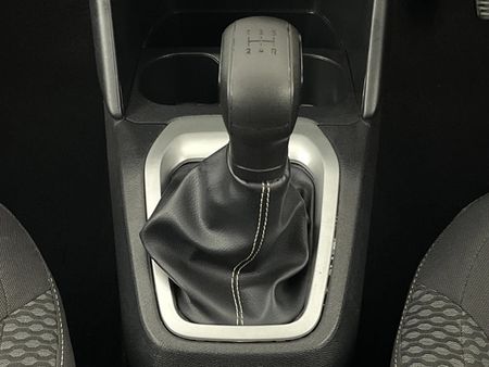 2024-Citroen-C3-12-Feel_10