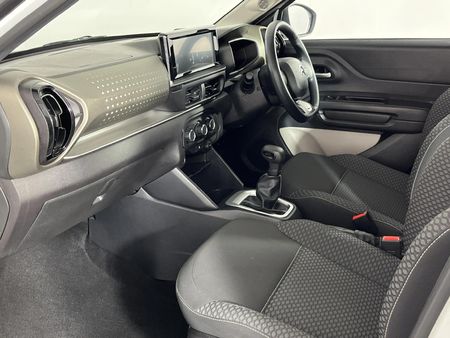 2024-Citroen-C3-12-Feel_8