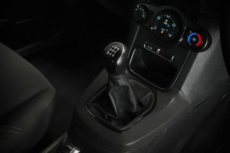 2017-Ford-Fiesta-10-EcoBoost-Trend-5-dr_15