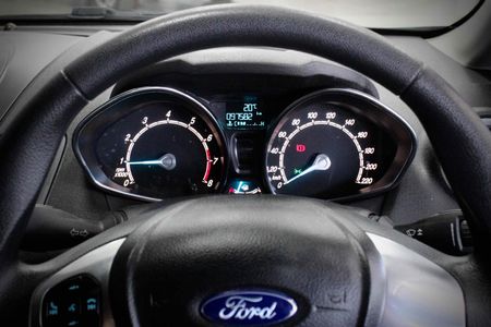 2017-Ford-Fiesta-10-EcoBoost-Trend-5-dr_8